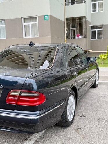 Mercedes E 240 1999, 248,000 km - 2.4 l - Bakı