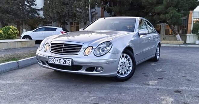 Mercedes E 220 d 2004, 430,000 km - 2.2 l - Bakı