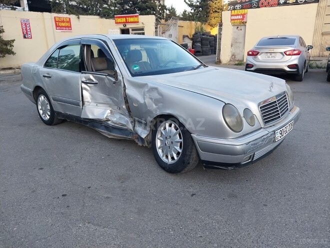 Mercedes E 200 1999, 364,878 km - 2.0 l - Bakı