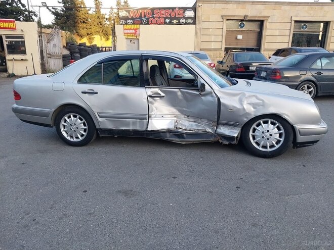 Mercedes E 200 1999, 364,878 km - 2.0 l - Bakı