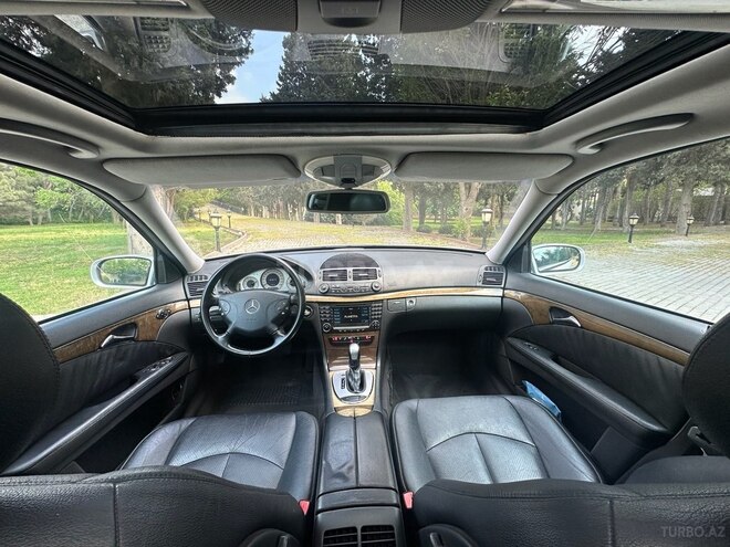 Mercedes E 320 2002, 269,500 km - 3.2 l - Bakı