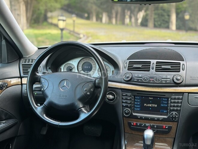 Mercedes E 320 2002, 269,500 km - 3.2 l - Bakı