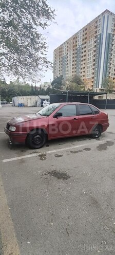 Volkswagen Polo 1995, 189,000 km - 1.8 l - Bakı