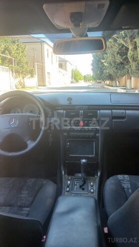 Mercedes E 240 1997, 318,000 km - 2.4 l - Bakı