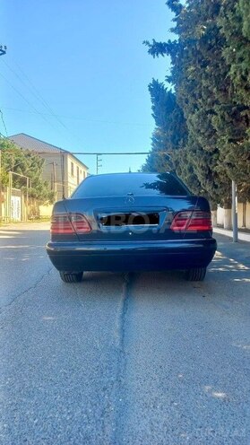 Mercedes E 240 1997, 318,000 km - 2.4 l - Bakı