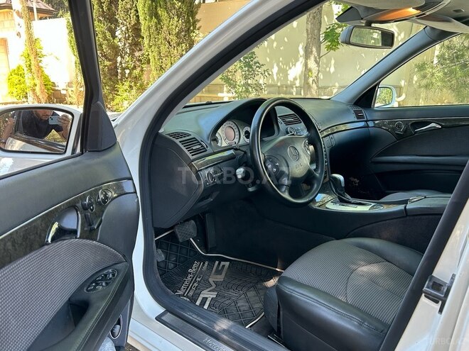 Mercedes E 240 2005, 297,000 km - 2.4 l - Bakı