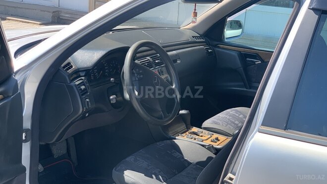 Mercedes E 220 1999, 100,000 km - 2.2 l - Kürdəmir