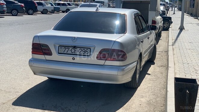 Mercedes E 220 1999, 100,000 km - 2.2 l - Kürdəmir