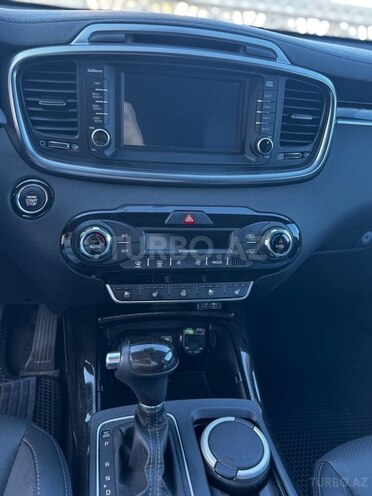 Kia Sorento-18
