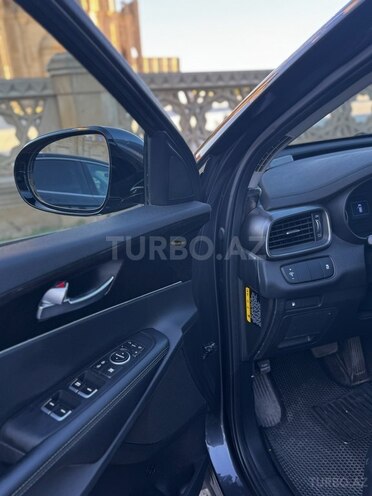 Kia Sorento-13