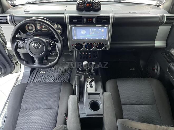 Toyota FJ Cruiser 2009, 244,200 km - 4.0 л - Sumqayıt
