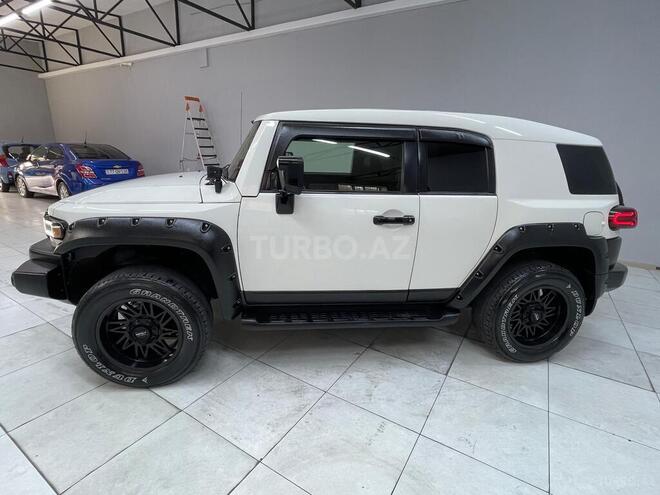 Toyota FJ Cruiser 2009, 244,200 km - 4.0 л - Sumqayıt