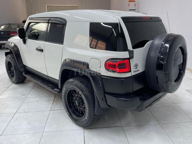 Toyota FJ Cruiser 2009, 244,200 km - 4.0 л - Sumqayıt