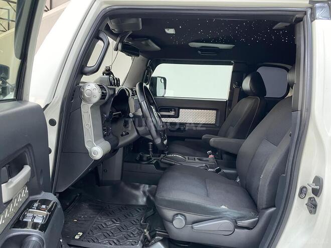 Toyota FJ Cruiser 2009, 244,200 km - 4.0 л - Sumqayıt