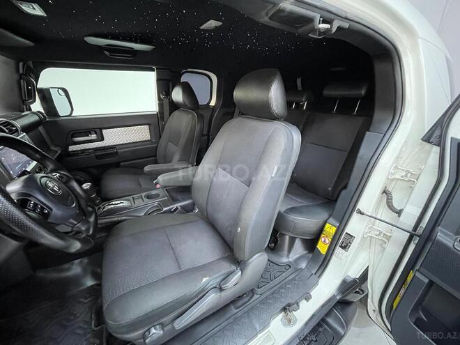 Toyota FJ Cruiser 2009, 244,200 km - 4.0 л - Sumqayıt