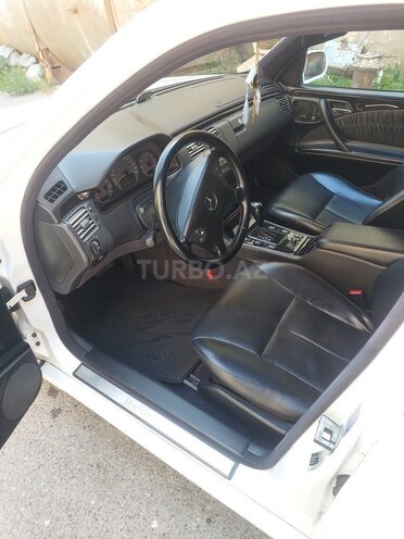 Mercedes E 320 1999, 278,000 km - 3.2 l - Bakı