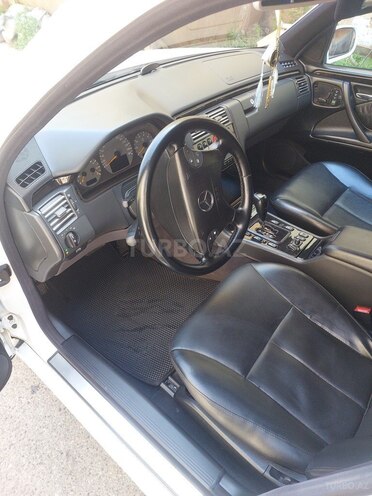 Mercedes E 320 1999, 278,000 km - 3.2 l - Bakı