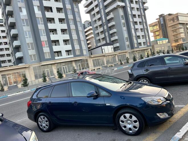 Opel Astra 2011, 220,000 km - 1.4 l - Sumqayıt