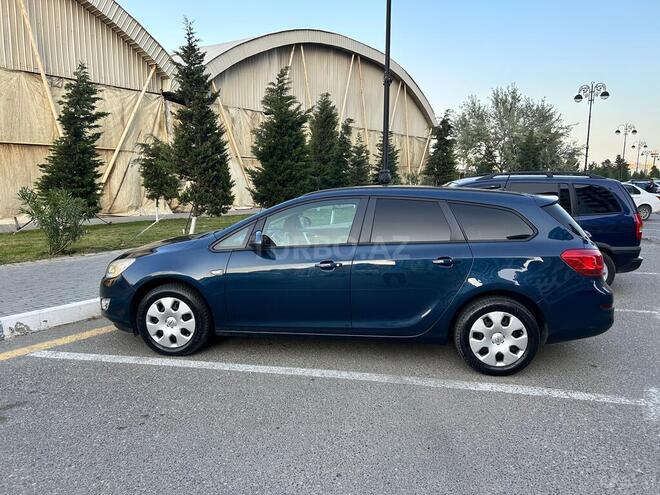 Opel Astra 2011, 220,000 km - 1.4 l - Sumqayıt