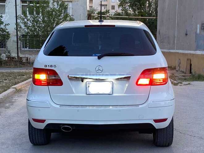 Mercedes B 180 2011, 126,000 km - 1.7 л - Sumqayıt