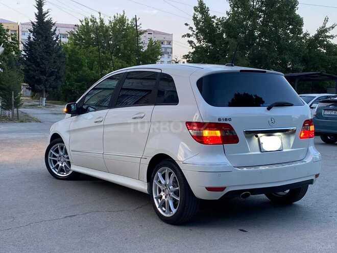 Mercedes B 180 2011, 126,000 km - 1.7 л - Sumqayıt