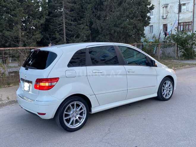 Mercedes B 180 2011, 126,000 km - 1.7 л - Sumqayıt
