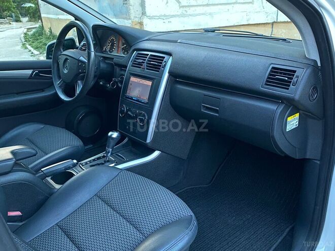 Mercedes B 180 2011, 126,000 km - 1.7 л - Sumqayıt