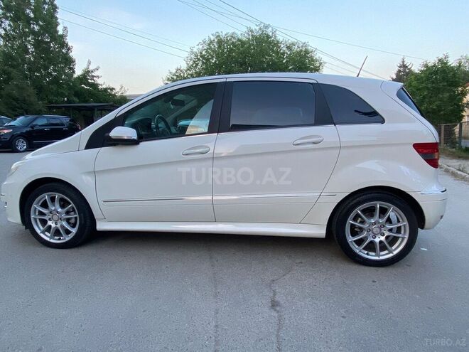 Mercedes B 180 2011, 126,000 km - 1.7 л - Sumqayıt