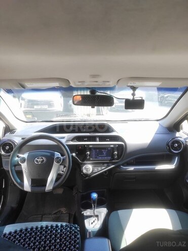 Toyota Prius C 2017, 181,380 km - 1.5 l - Bakı