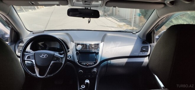 Hyundai Accent-9