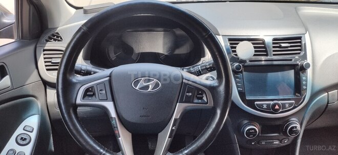 Hyundai Accent-8