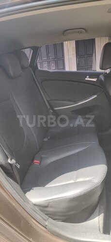 Hyundai Accent-16