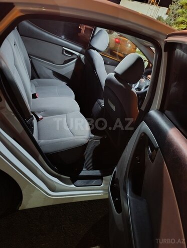 Hyundai Elantra 2015, 284,854 km - 1.8 л - Bakı