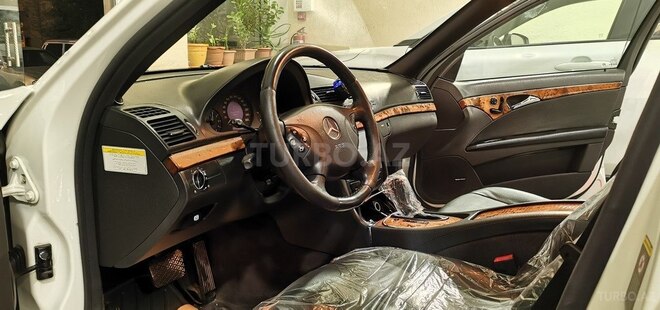 Mercedes E 320-6