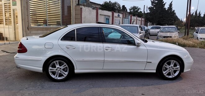 Mercedes E 320-11