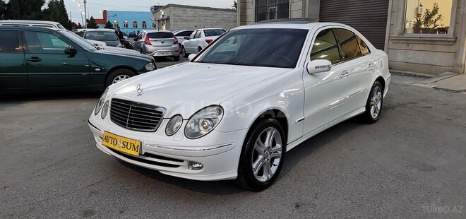 Mercedes E 320-17