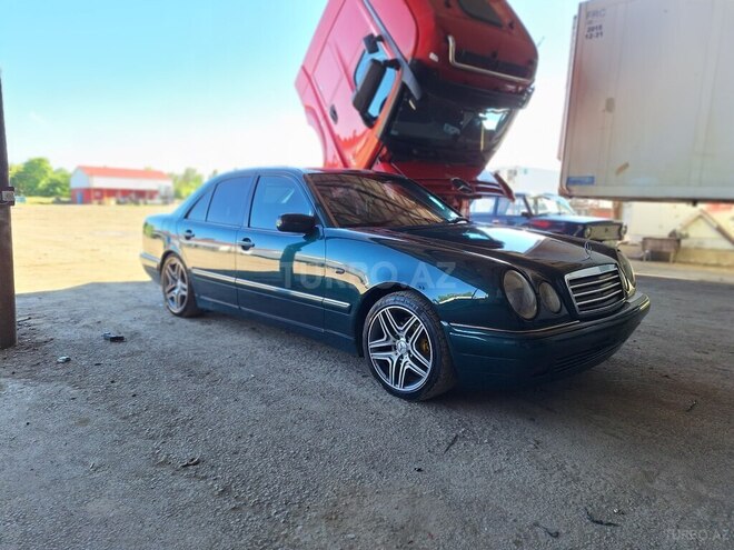 Mercedes E 240 1997, 250,000 km - 2.6 l - Masallı