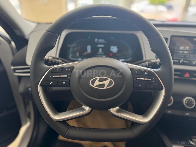 Hyundai Elantra-9