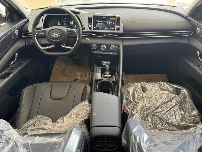 Hyundai Elantra-10