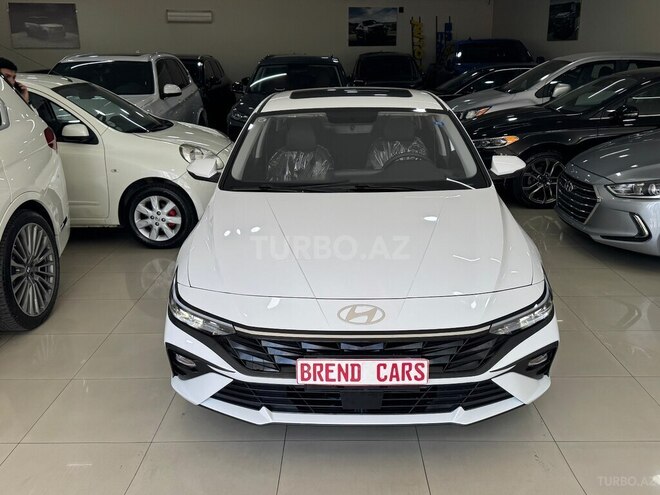 Hyundai Elantra-21