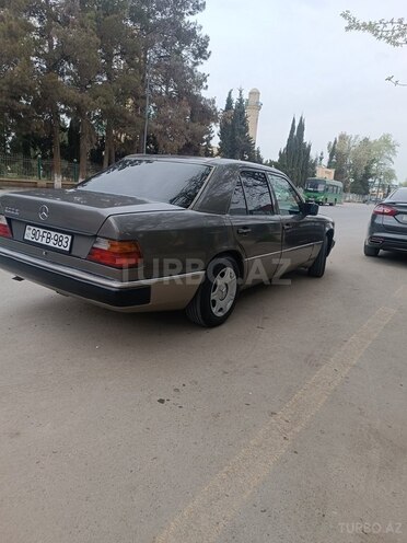 Mercedes E 200 1993, 254,662 km - 2.0 l - Sabirabad