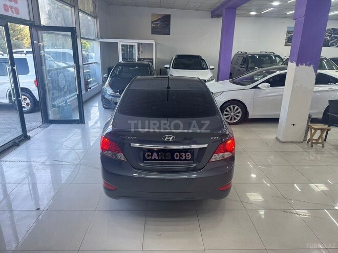 Hyundai Accent-10