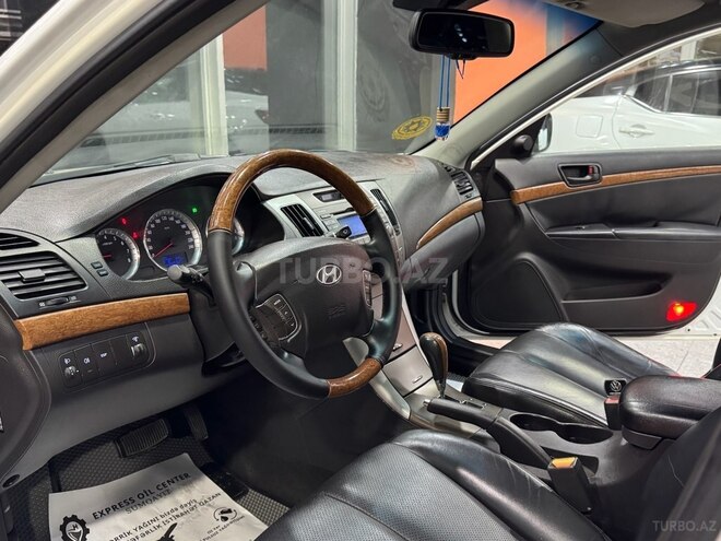 Hyundai Sonata-11