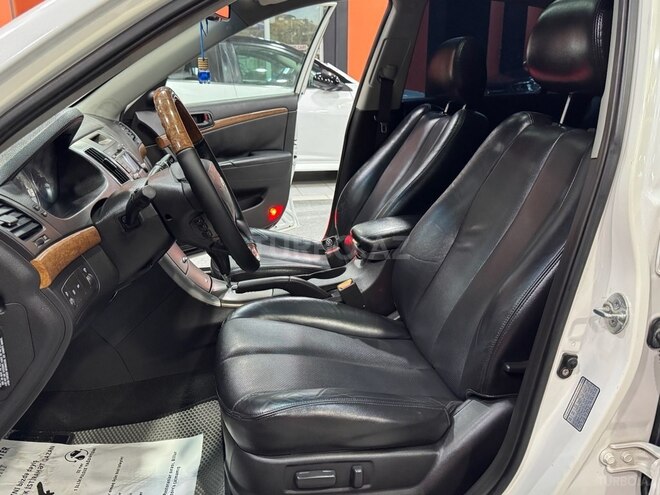 Hyundai Sonata-12