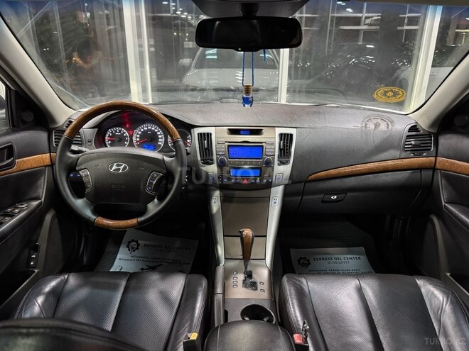Hyundai Sonata-17