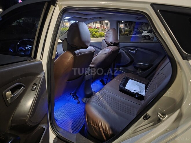 Hyundai Tucson 2010, 240,000 km - 2.0 l - Bakı