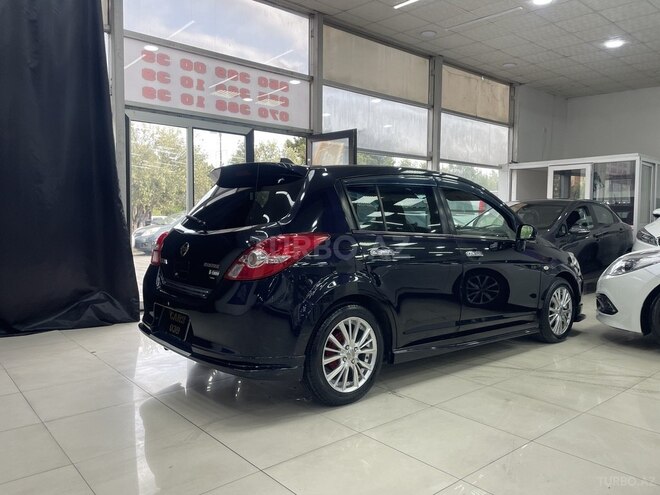 Nissan Tiida-9
