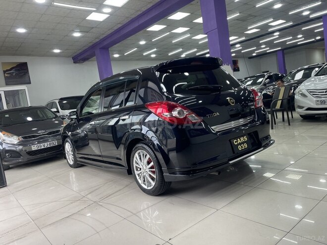 Nissan Tiida-12