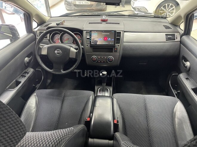 Nissan Tiida-5