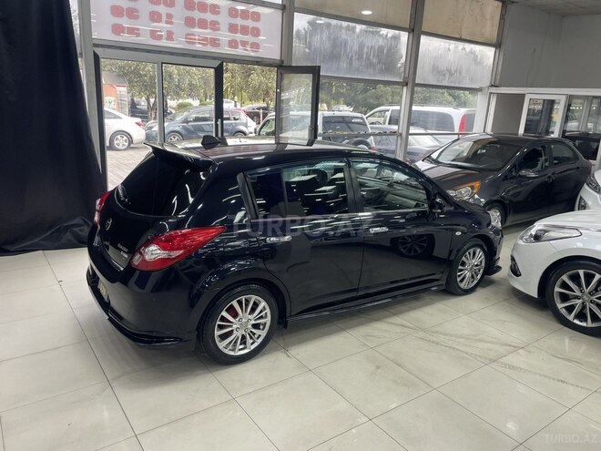 Nissan Tiida-10